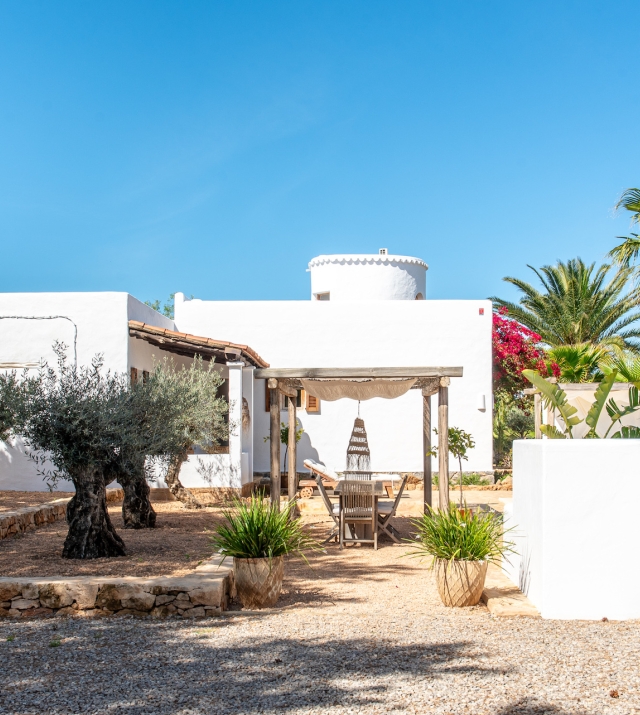 Resa estates Ibiza for sale te koop villa port des torrent zwembad exxt 2.jpg